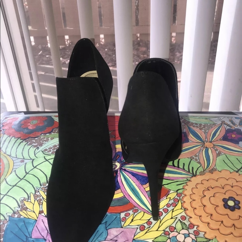 Black sued pumps - Picture 3 of 8